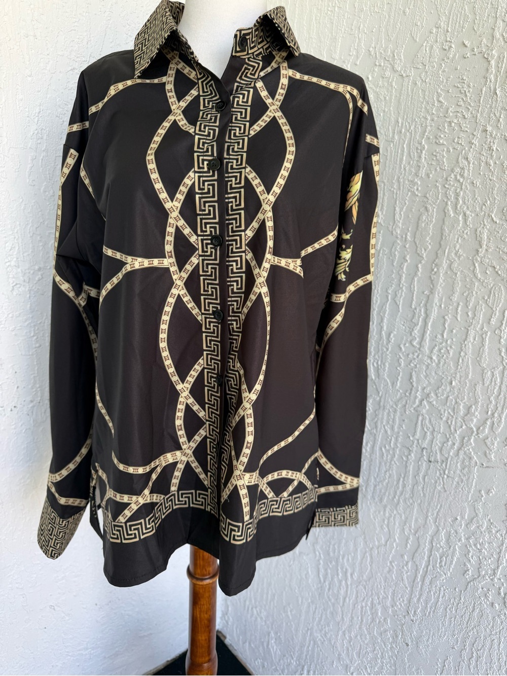 Baroque-Print Button-Up Shirt in Black and Gold - Picture 2 of 15